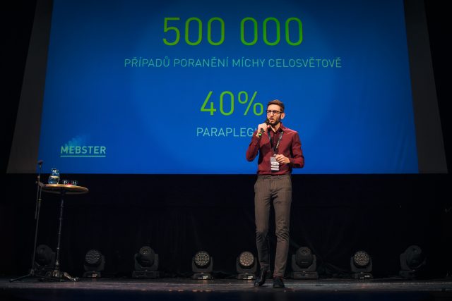 Diváckou cenu získal Mebster, exoskelet pro osoby s ochrnutím dolních končetin