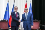Fotografie setkání premiérů Česka a Srbska