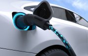Ilustrační fotografie nabíjení elektromobilu
