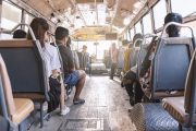 Ilustrační fotografie cestujících v autobusu v Bangkoku
