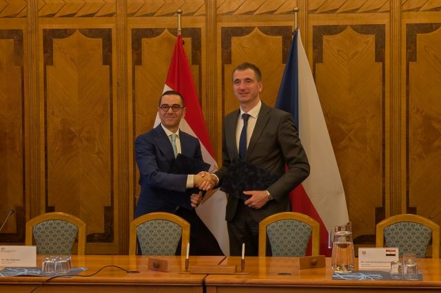 Fotografie ze setkání českého a egyptského ministra