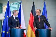 Fotografie českého premiéra a německého kancléře