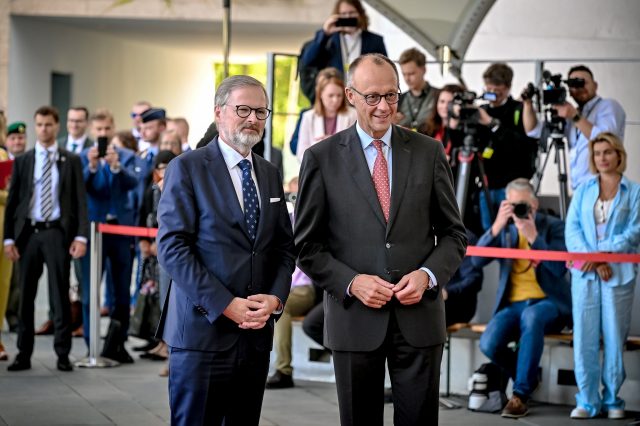 Fotografie českého premiéra a německého kancléře