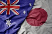Ilustrační fotografie japonské a australské vlajky