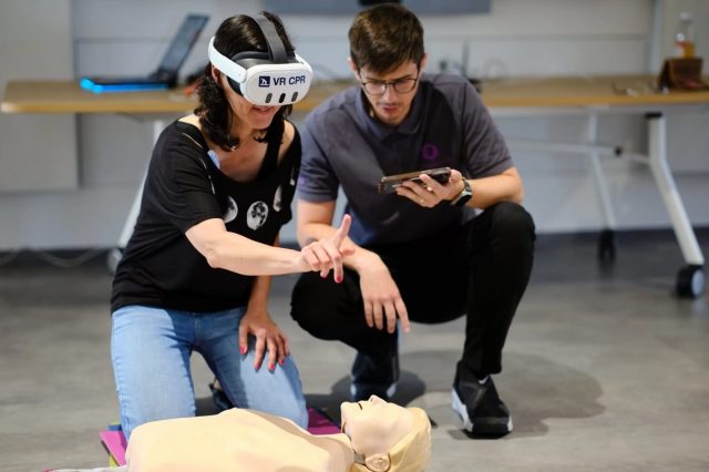 Fotografie z tréninku resuscitace s Virtual Lab
