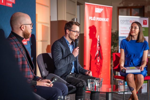 Fotografie z diskuzního panelu