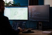 Fotografie počítače se softwarem GINA
