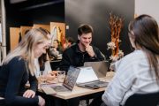 Fotografie z Ideathonu UTB 2025