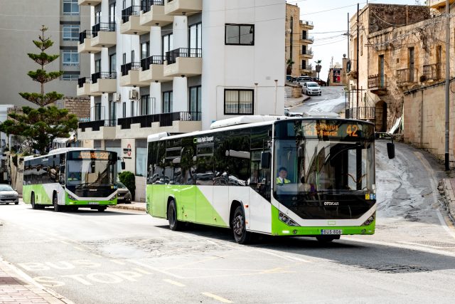 Ilustrační fotografie autobusů na Maltě