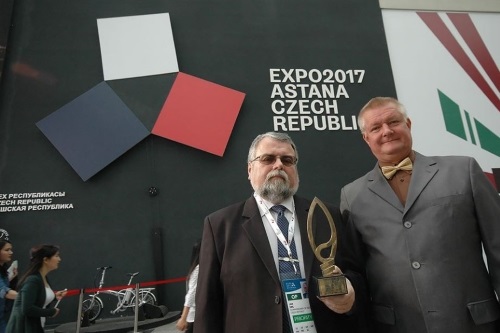 Jan Krs a Bohumil Bochňák s bronzovou medailí