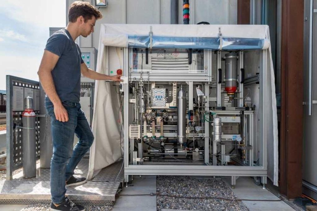 Solární reaktor vyrábí palivo z CO2 a vody z okolního vzduchu, autor: ETH Zurich / Alessandro Della Bella