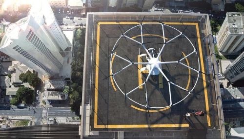 Německý automotoklub ADAC vyzkouší obří elektrický dron pro záchranu řidičů