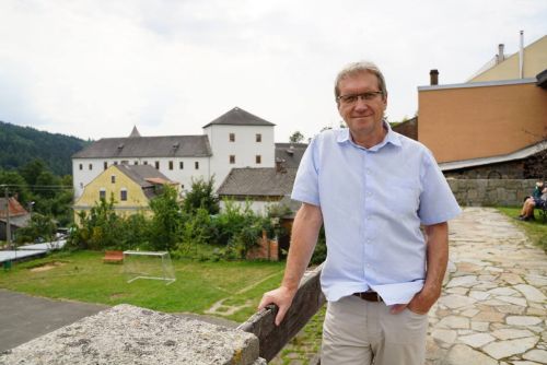 Oživuje výrobu legendárních traktorových přívěsů BSS