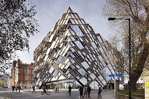 Česká firma obléká architektonické skvosty po celém světě