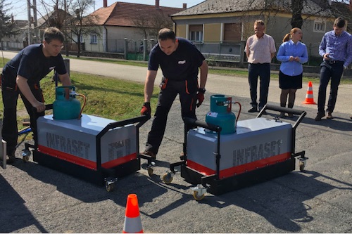 Česká firma opravuje maďarské silnice