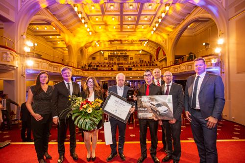 Zástupci firmy VMS Vision - vítěze kategorie Malá firma soutěže Equa bank Rodinná firma roku 2018. Foto: AMSP