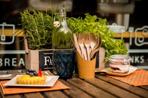 Příbory z pilin. Český startup ReFork chce zbavit svět jednorázových plastů