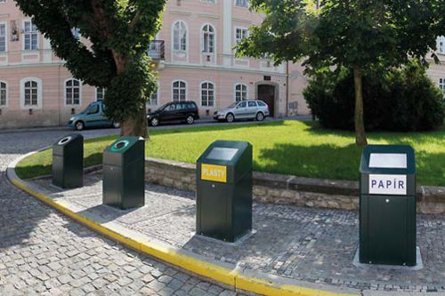 Nastupují chytré popelnice, které dobijí mobil nebo poskytnou wi-fi signál
