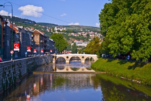 Podpis smluv o realizaci malých lokálních projektů v Bosně a Hercegovině v roce 2019